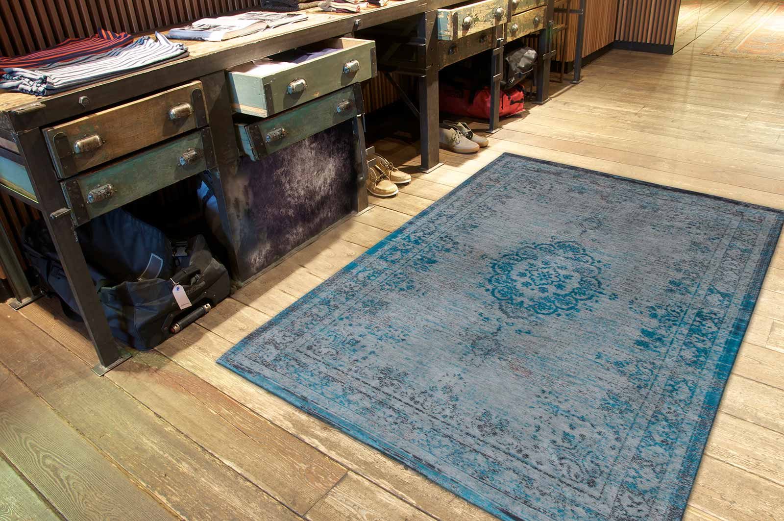 Louis De Poortere rug LX 8255 Fading World Medaillon Grey Turquoise interior 2