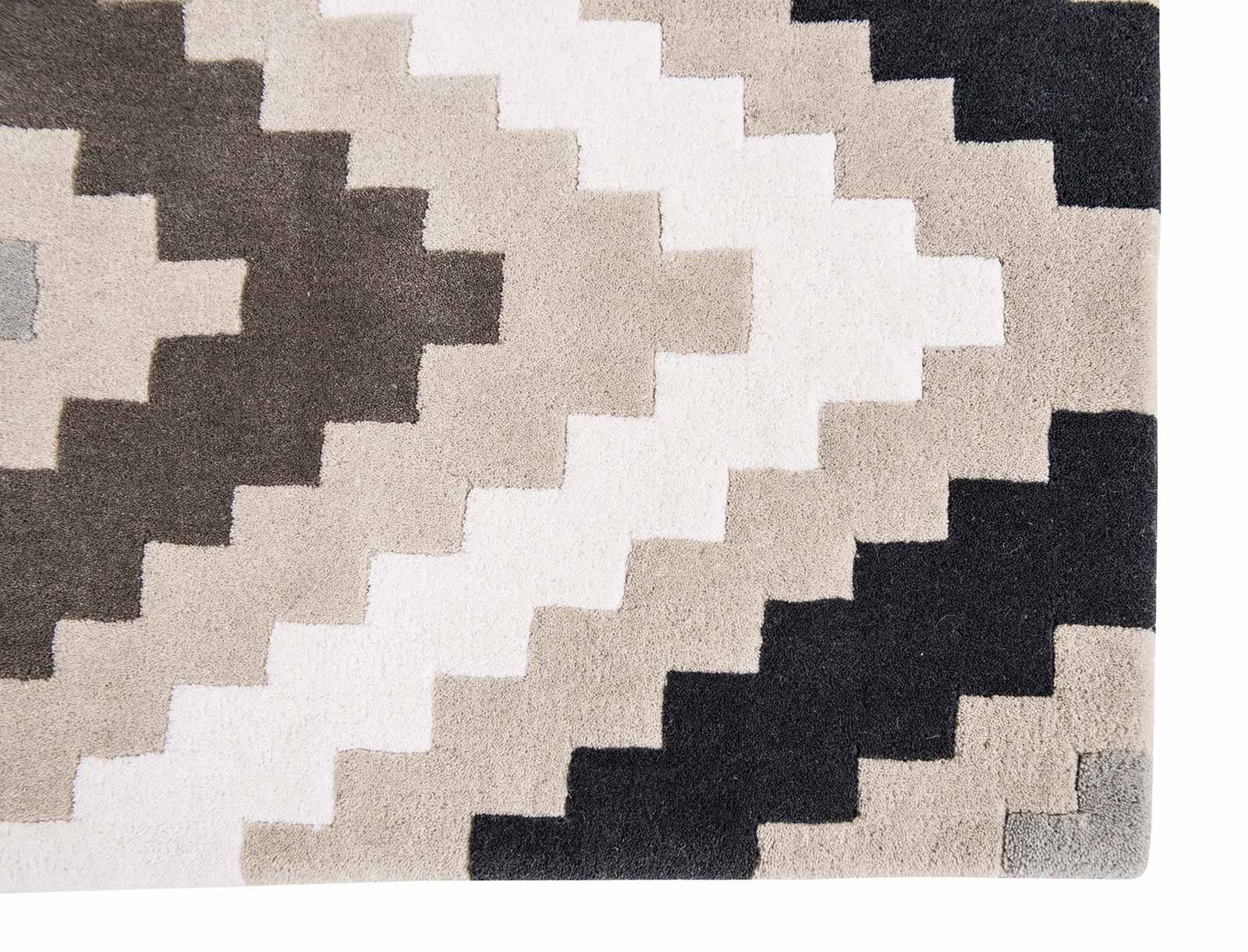 Louis De Poortere rug Romo LX 2002 Scala Natural corner